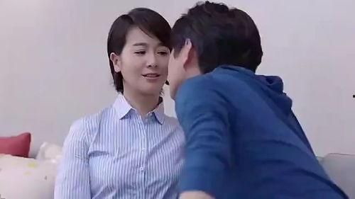 吃瓜小伙前妻视频播放,揭秘背后故事