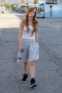 街拍群众吃瓜视频,揭秘群众吃瓜视频背后的趣味生活